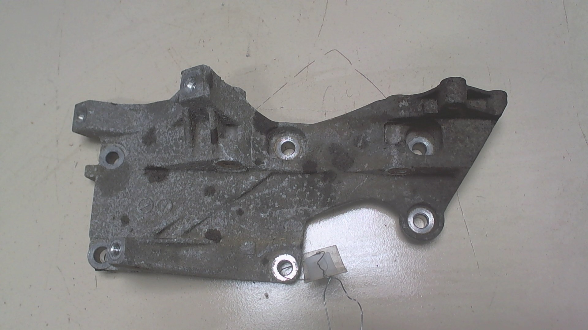 Кронштейн генератора