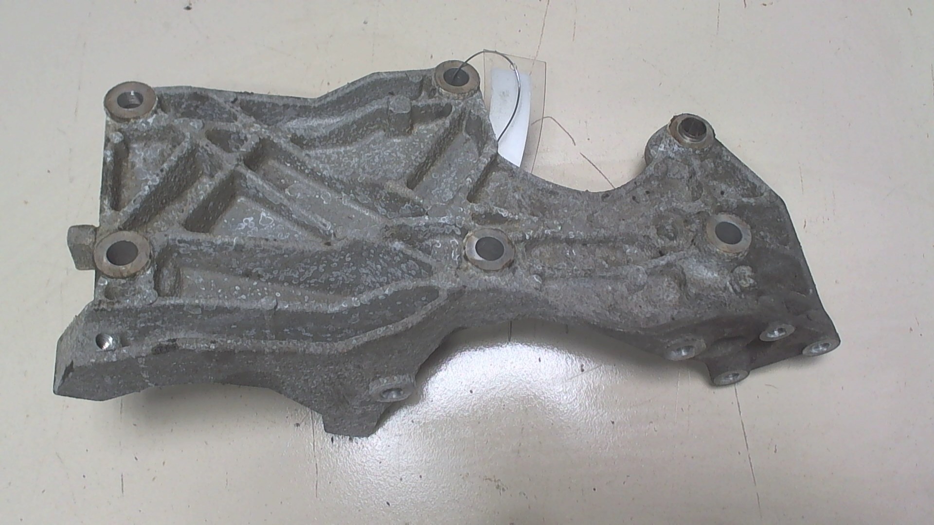 Кронштейн генератора