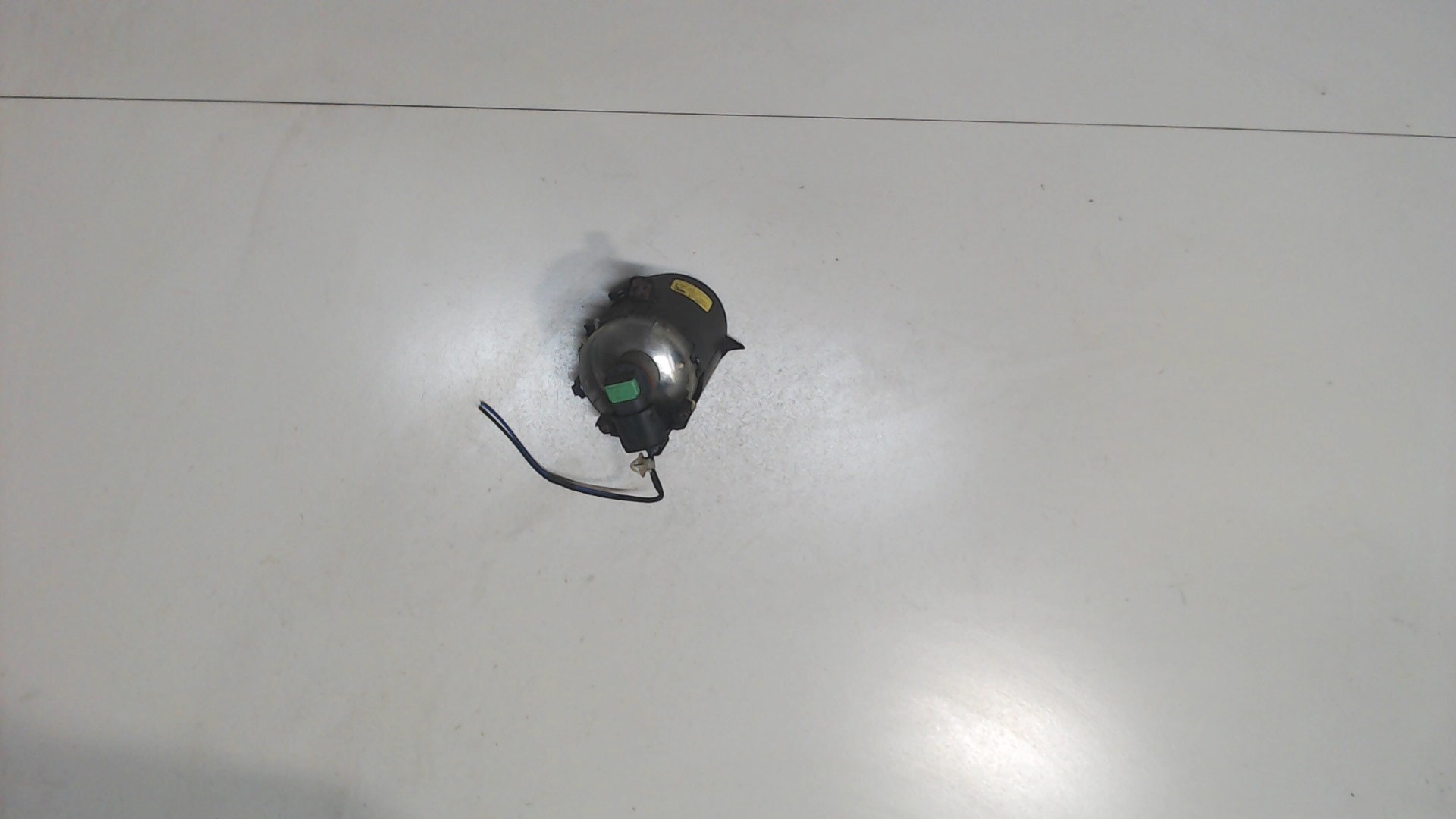 Фара противотуманная левая