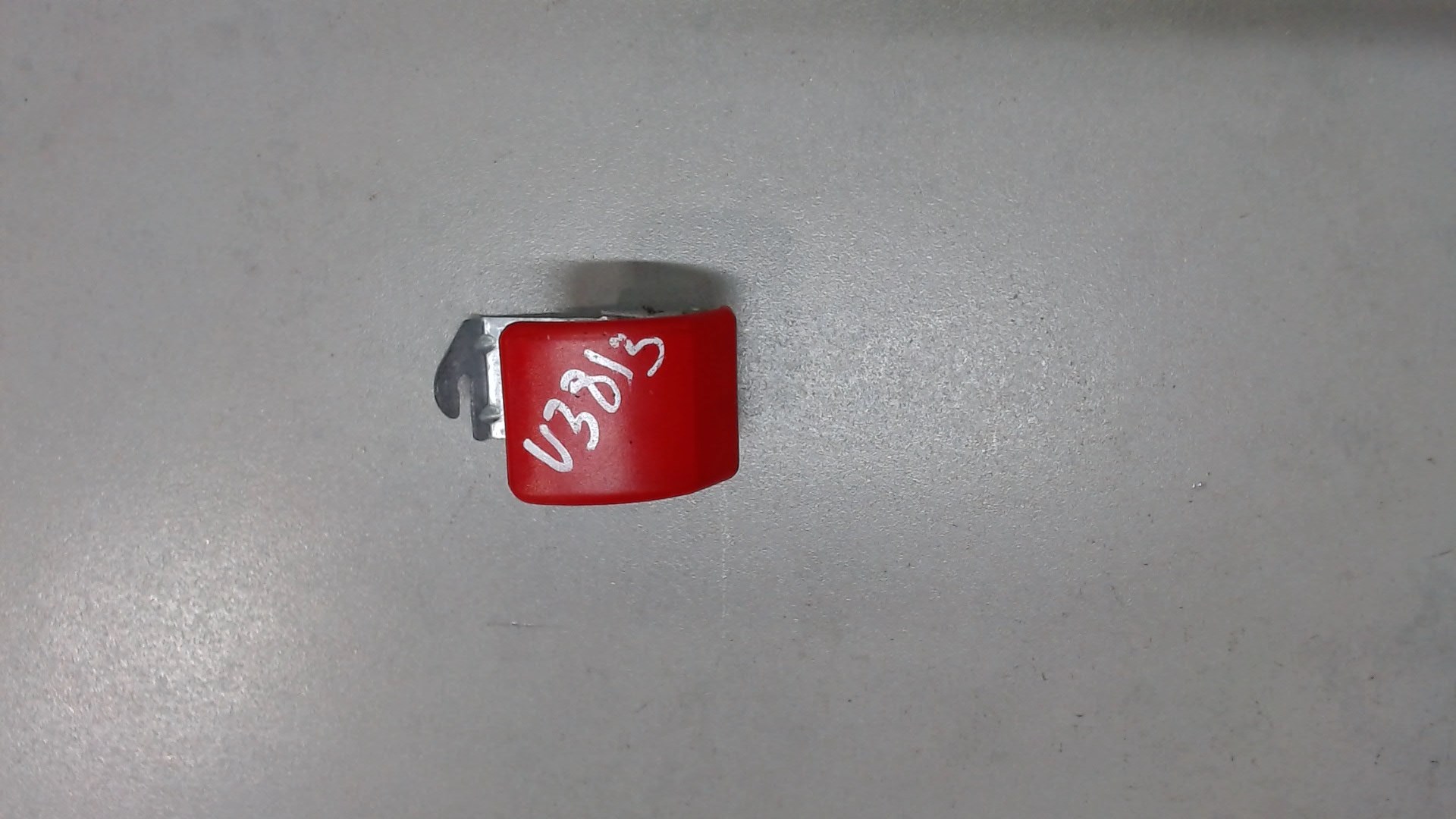 Ручка открывания капота