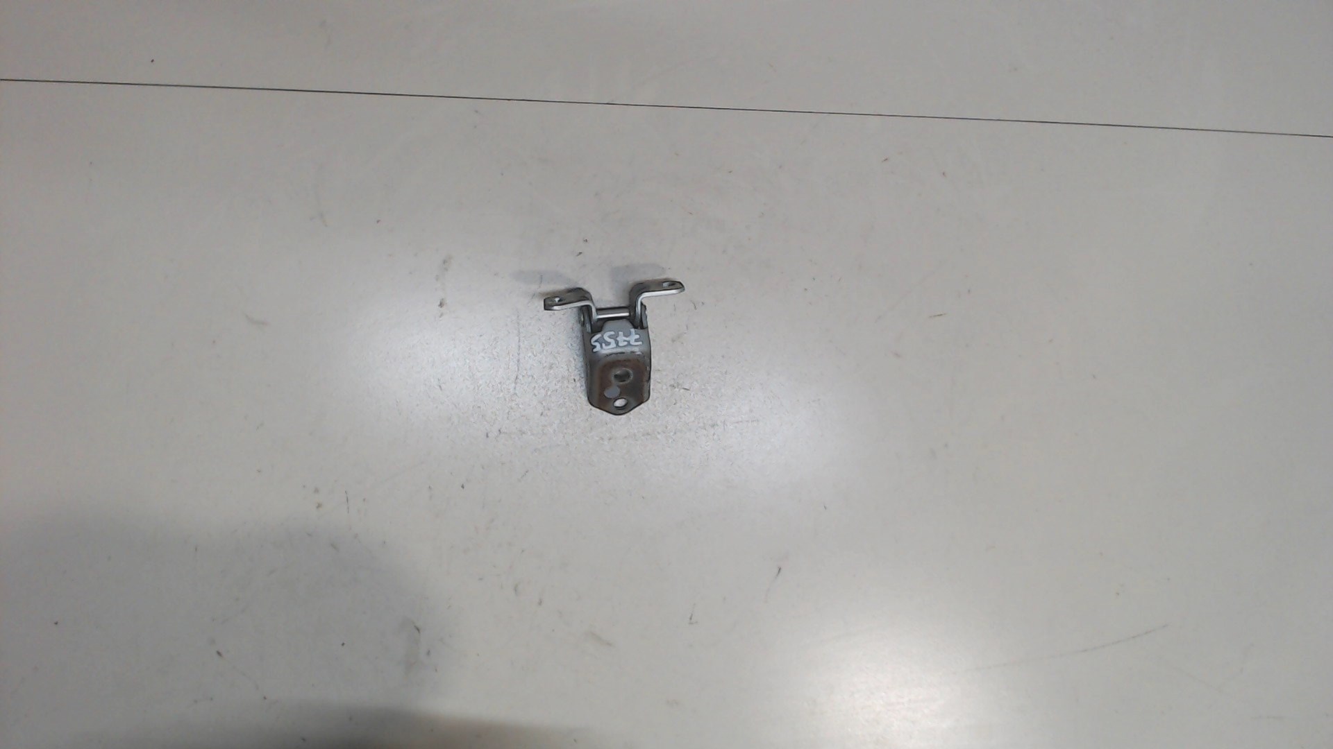 Петля двери