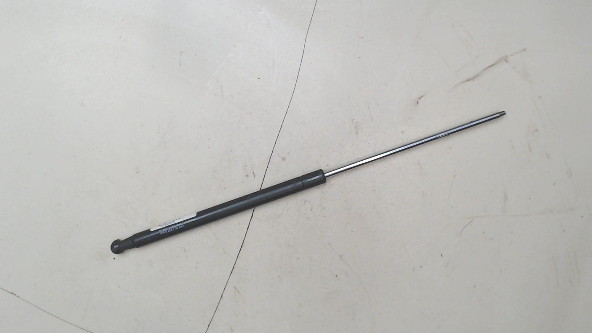 Амортизатор крышки багажника