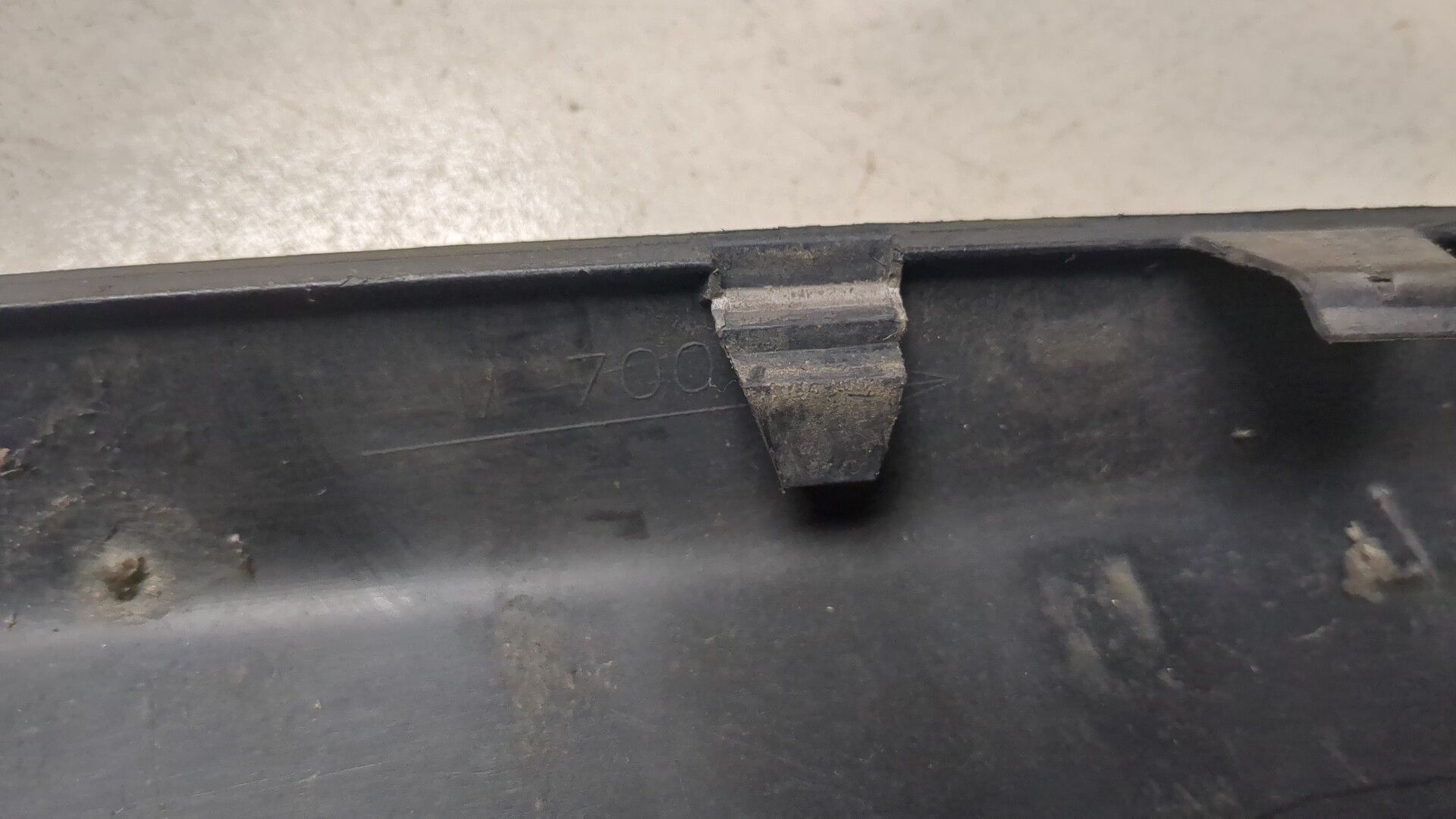 Молдинг заднего бампера