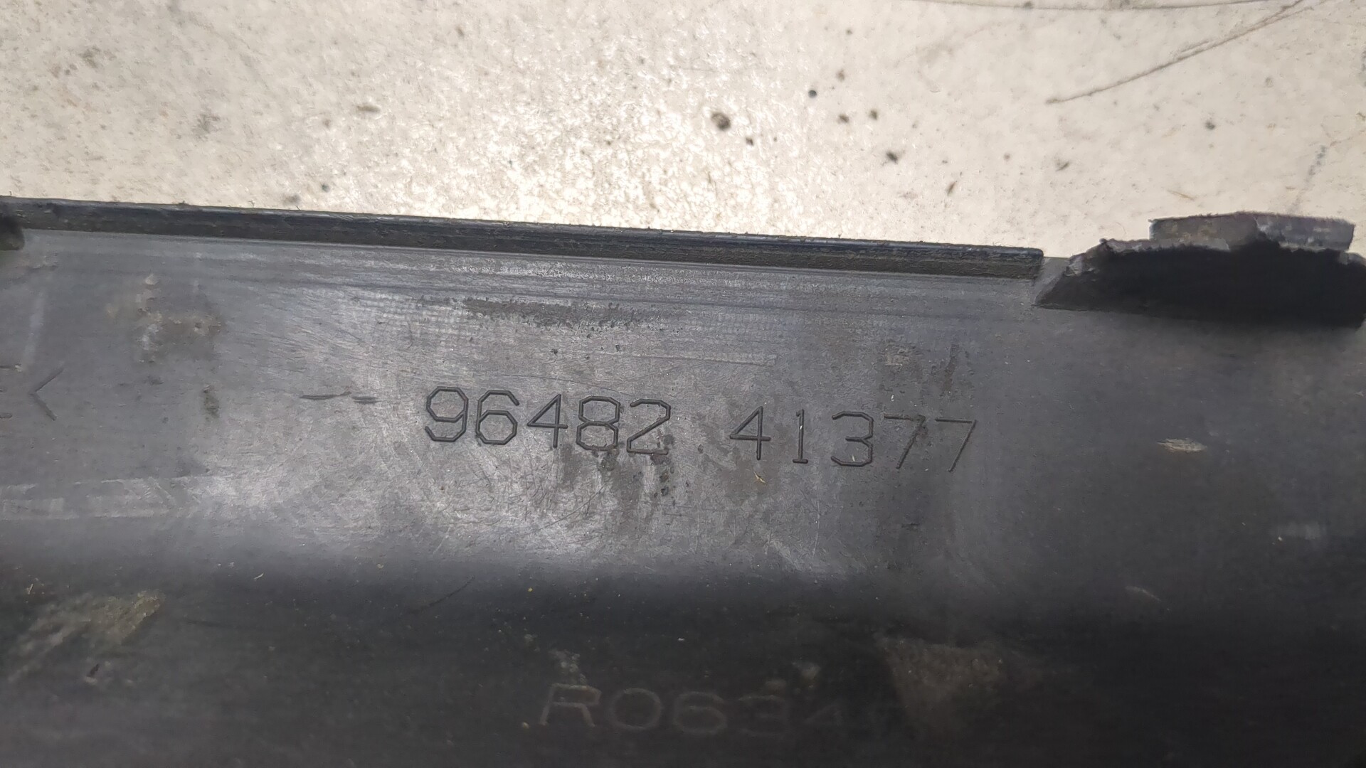 Молдинг заднего бампера