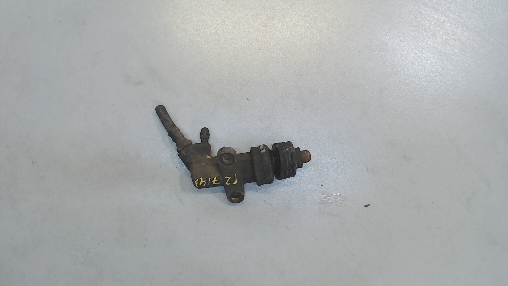 Цилиндр сцепления рабочий