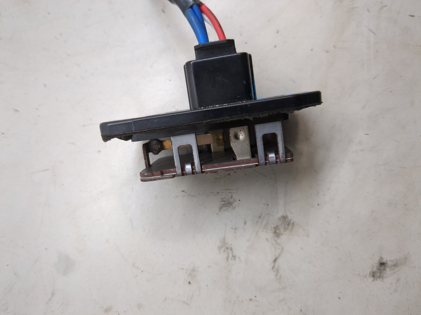 Резистор отопителя