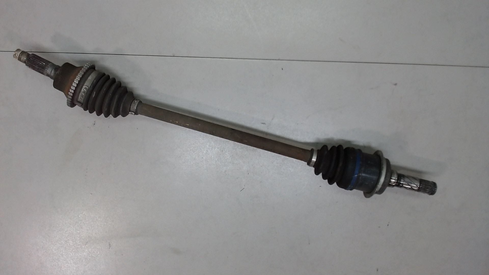 Полуось задняя левая