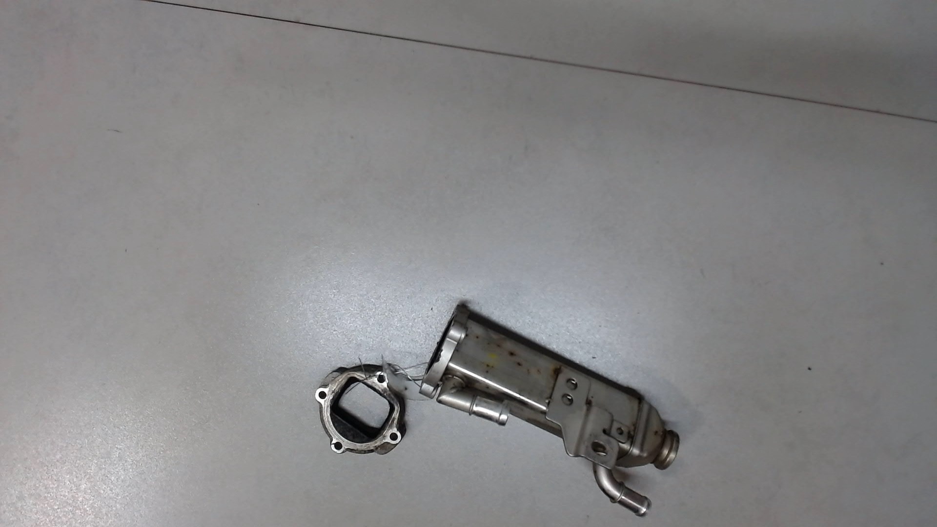 Тройник вентиляции картерных газов