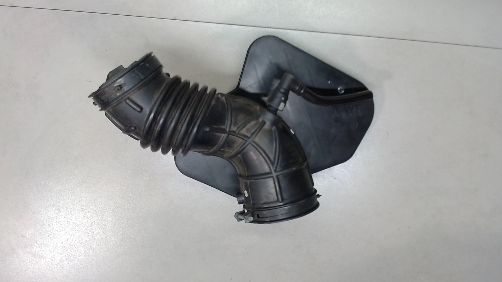 Резонатор воздушного фильтра