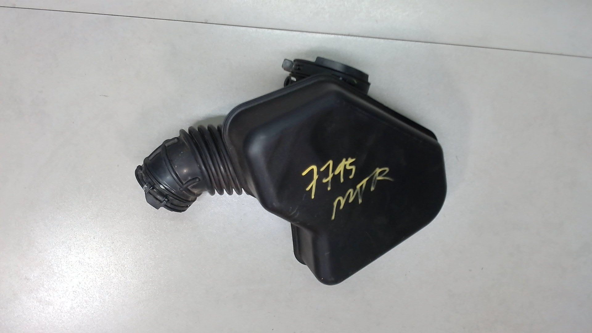 Резонатор воздушного фильтра