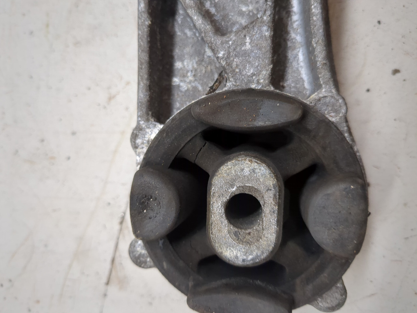 Кронштейн редуктора