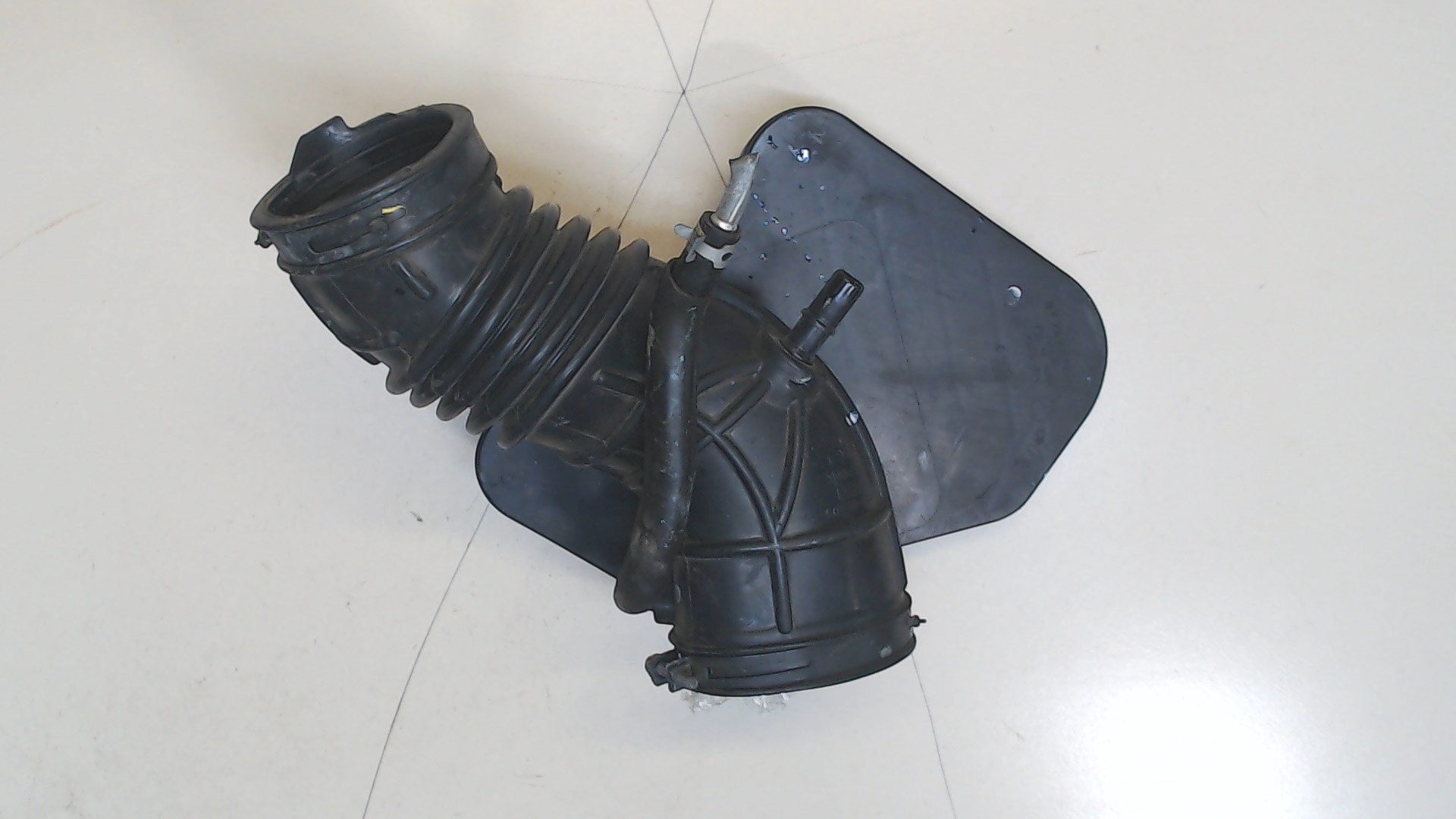 Резонатор воздушного фильтра