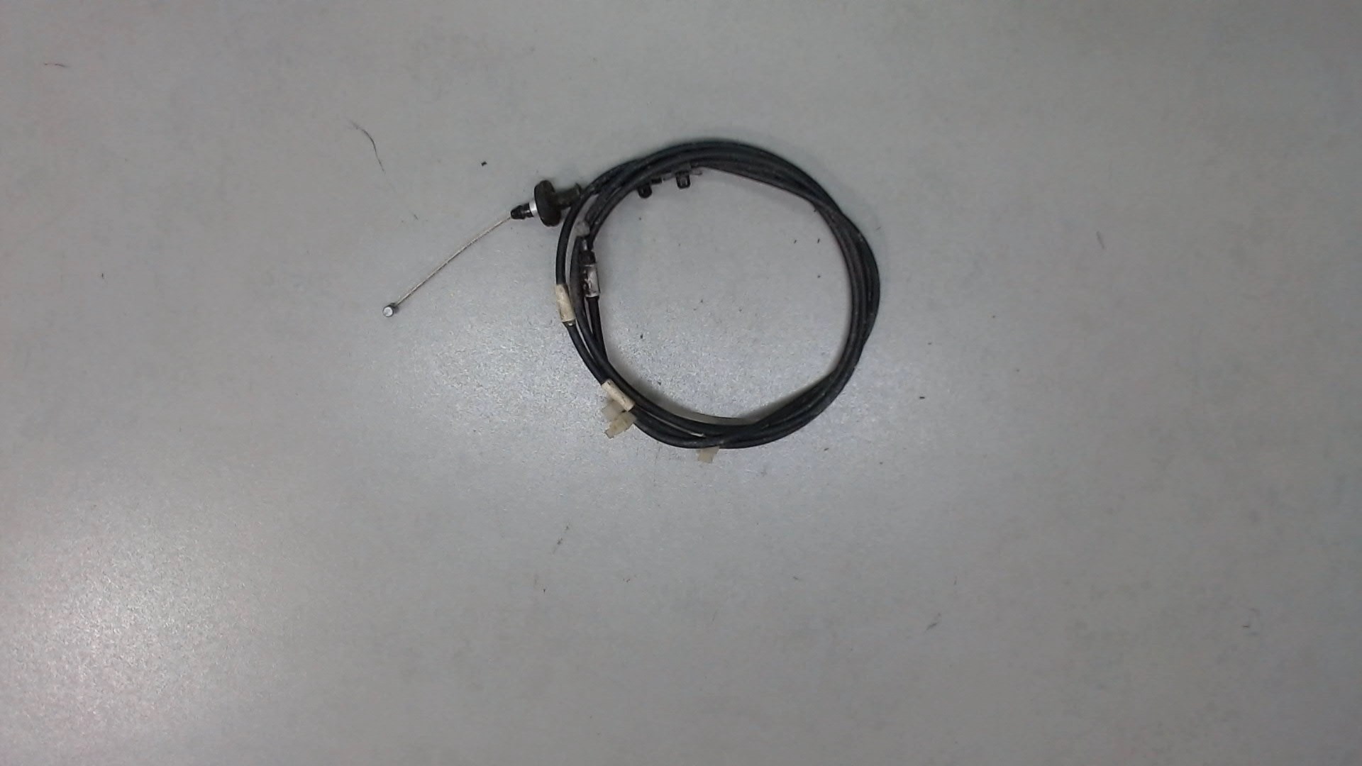 Трос открывания капота