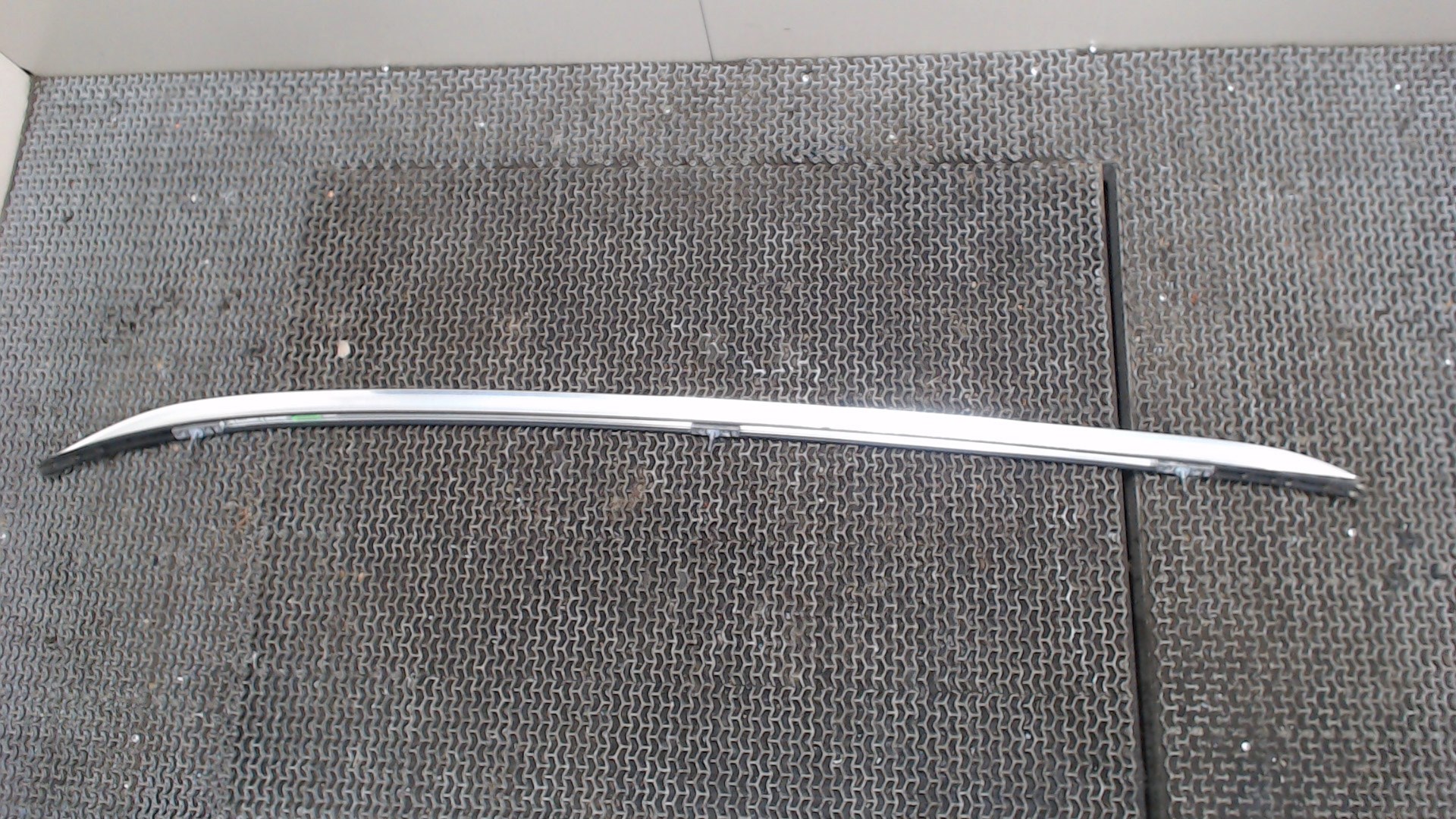 Рейлинг (релинг) правый (планка на крышу)