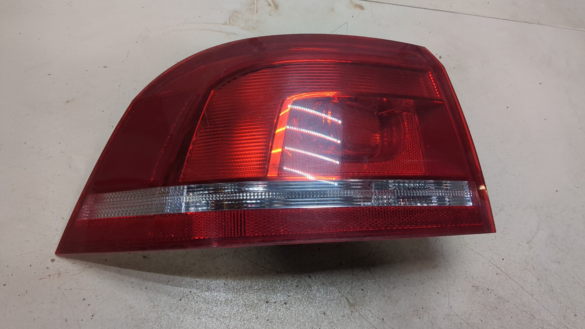 Фонарь задний левый