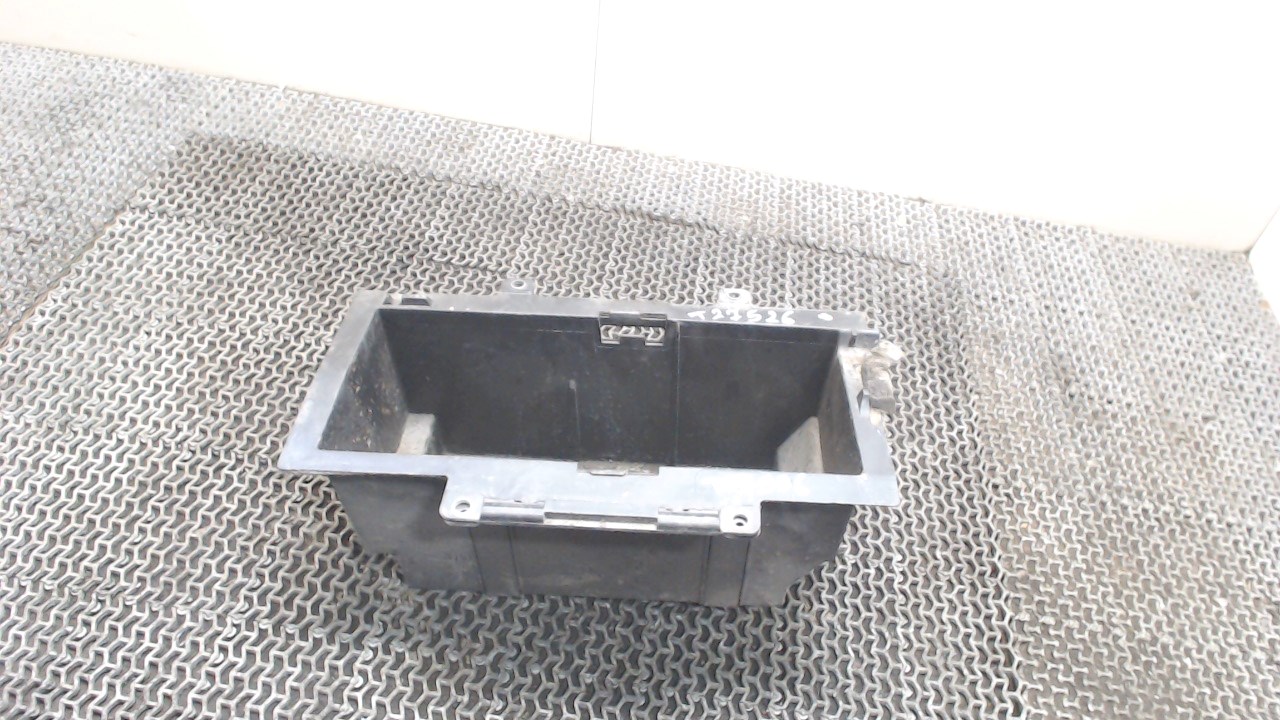 Площадка под аккумулятор (АКБ)