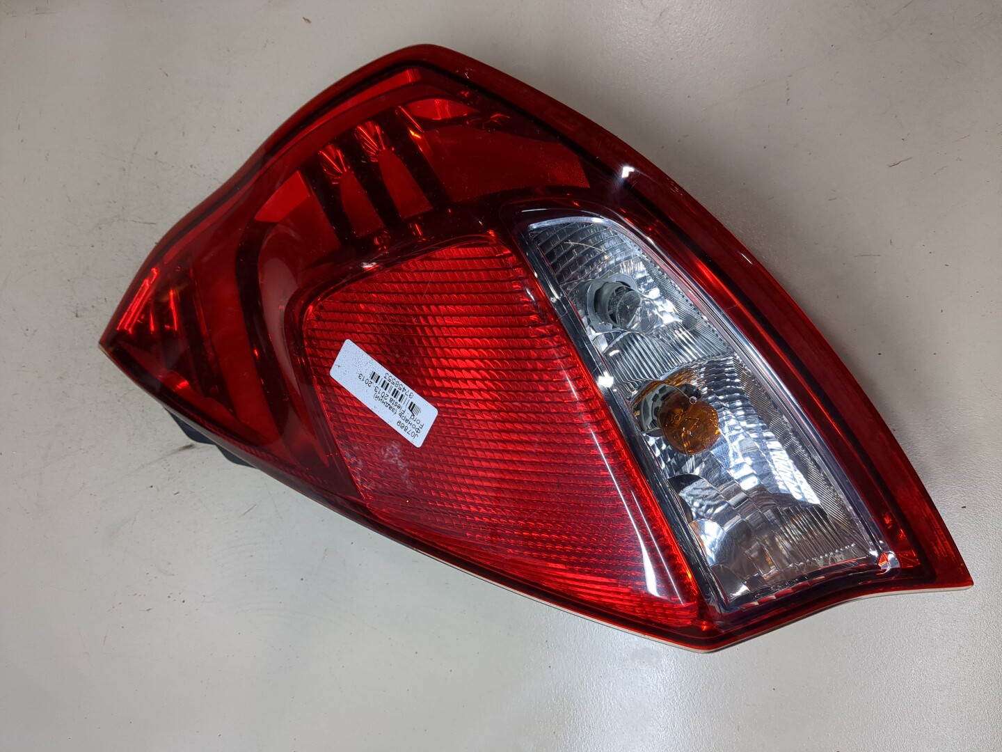 Фонарь задний правый