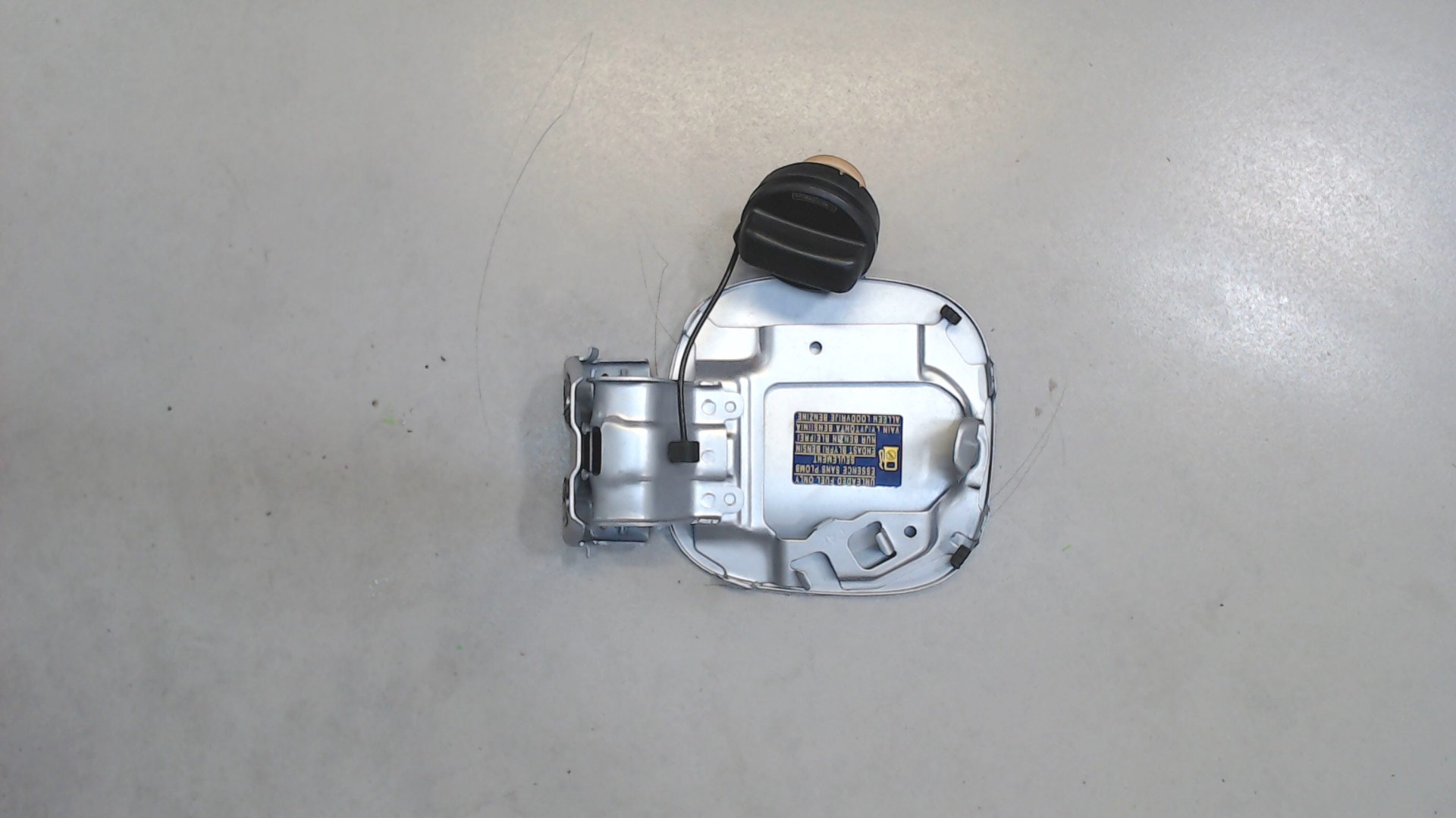 Лючок бензобака