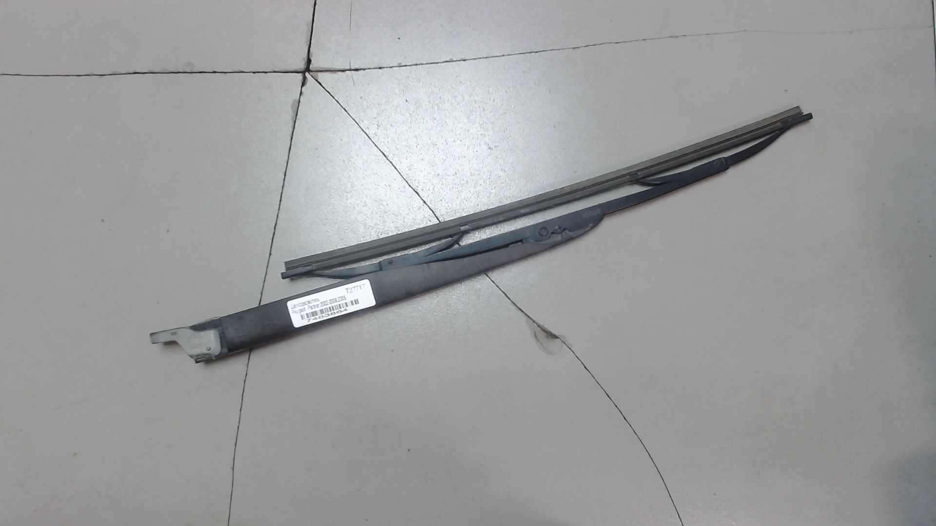 Поводок стеклоочистителя заднего