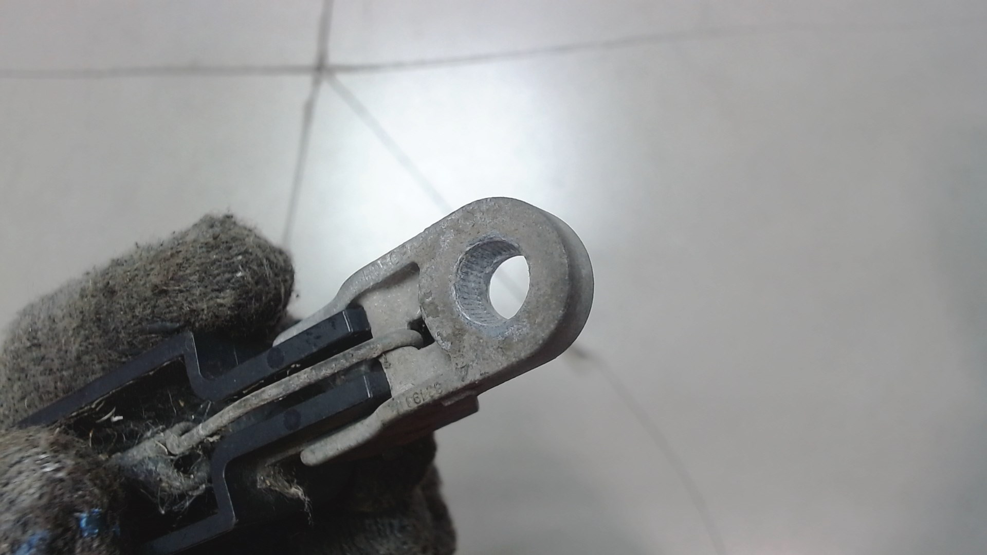 Поводок стеклоочистителя заднего