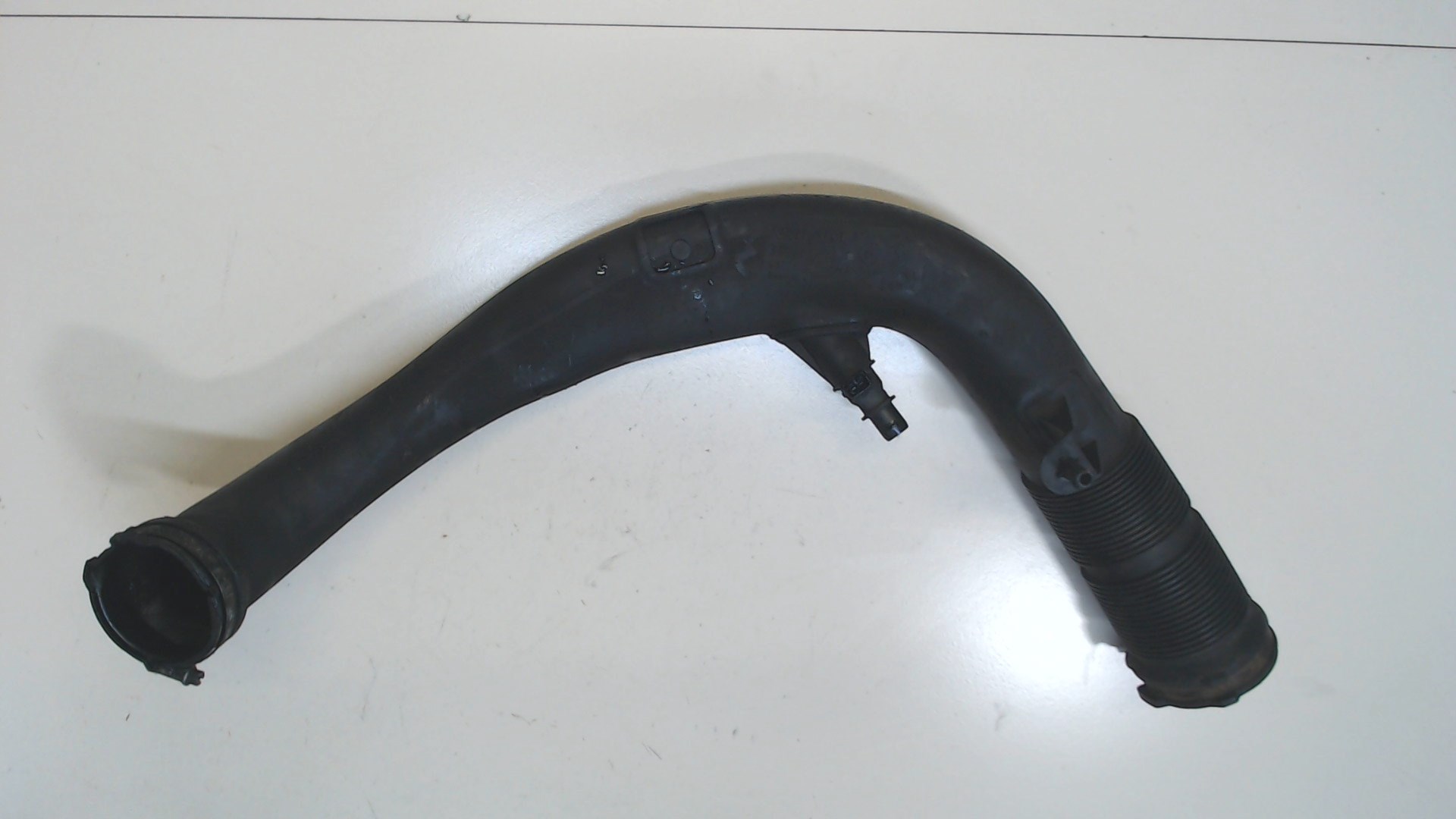 Патрубок воздушного фильтра