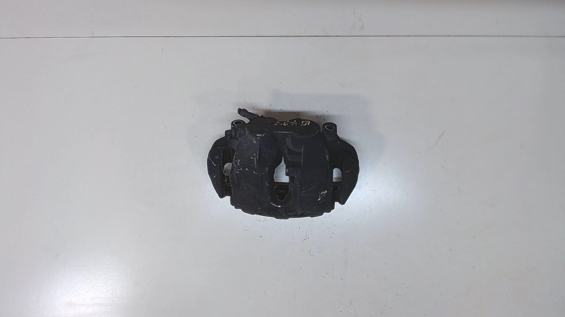 Суппорт передний левый