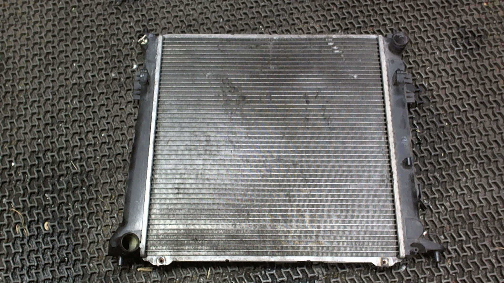 Радиатор охлаждения двигателя основной