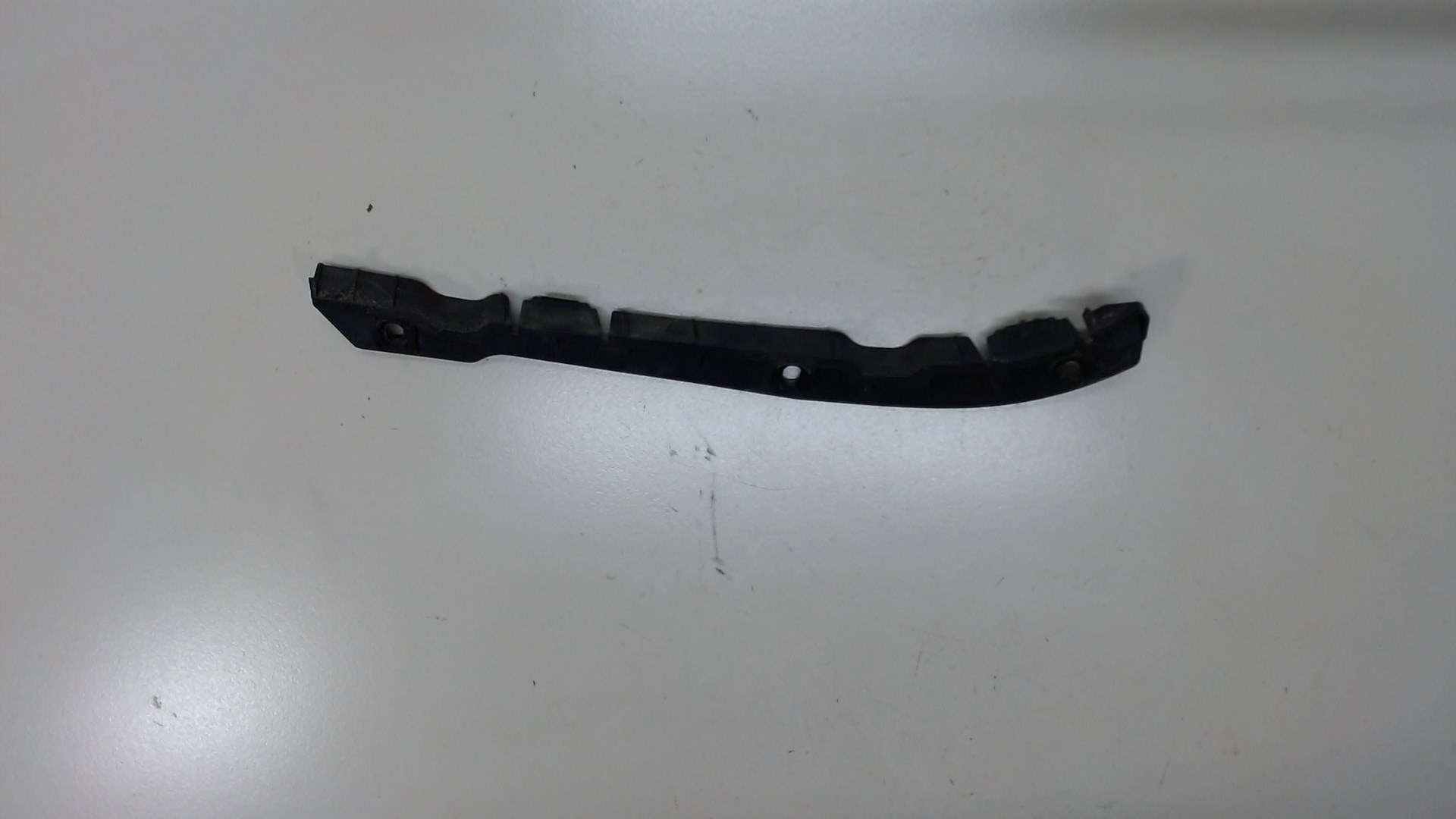 Кронштейн заднего бампера правый