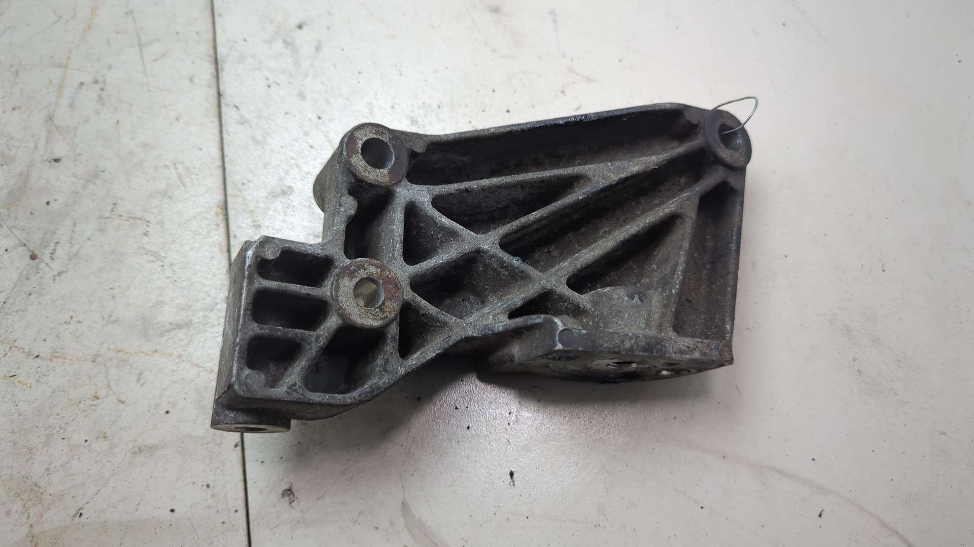 Кронштейн генератора