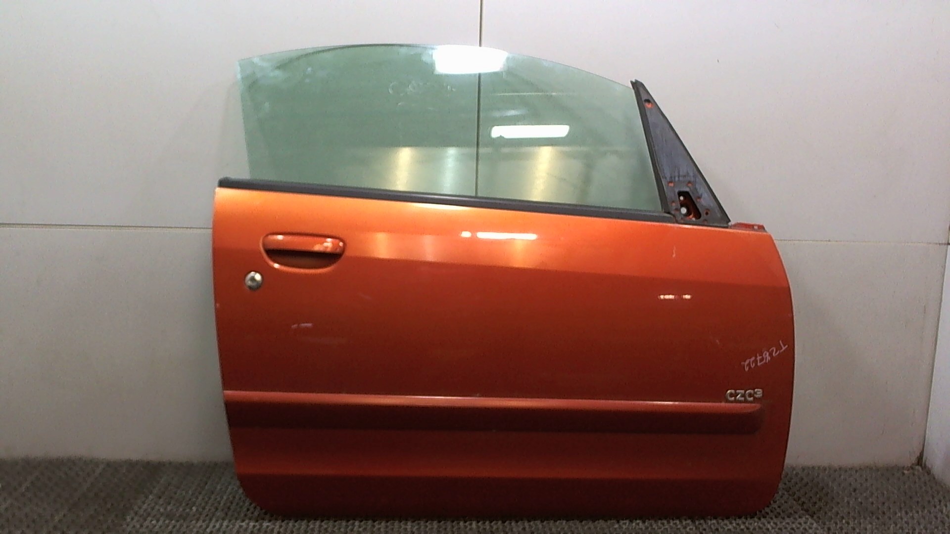 Дверь передняя правая