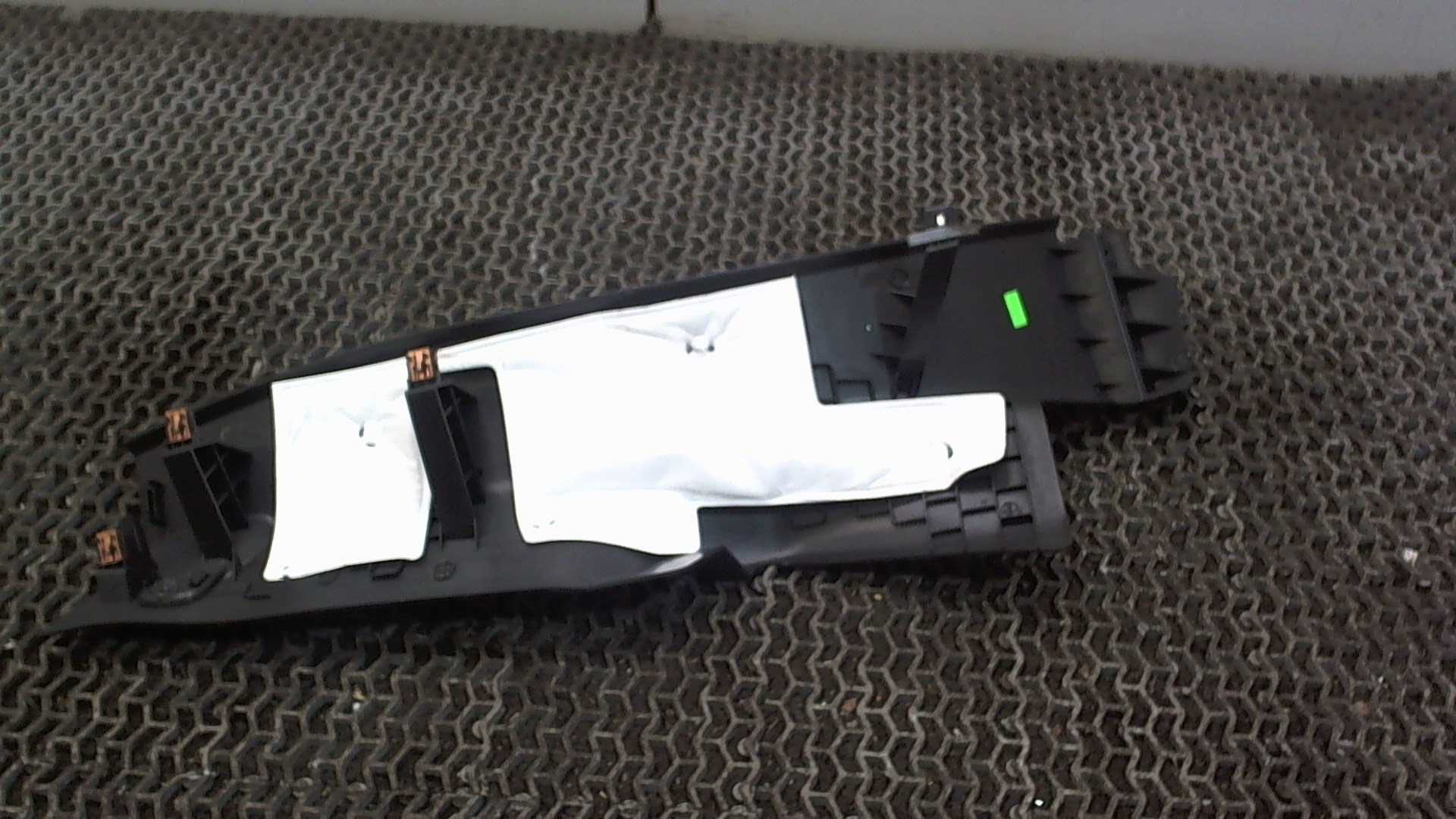 Обшивка стойки