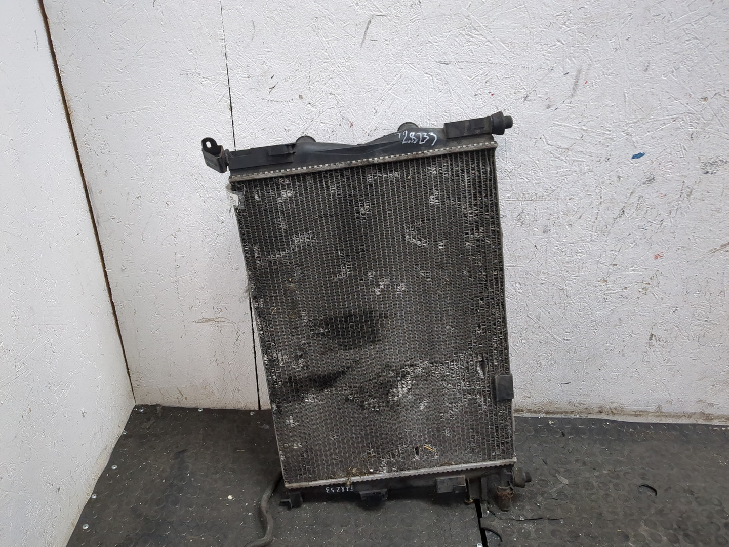 Радиатор охлаждения двигателя основной