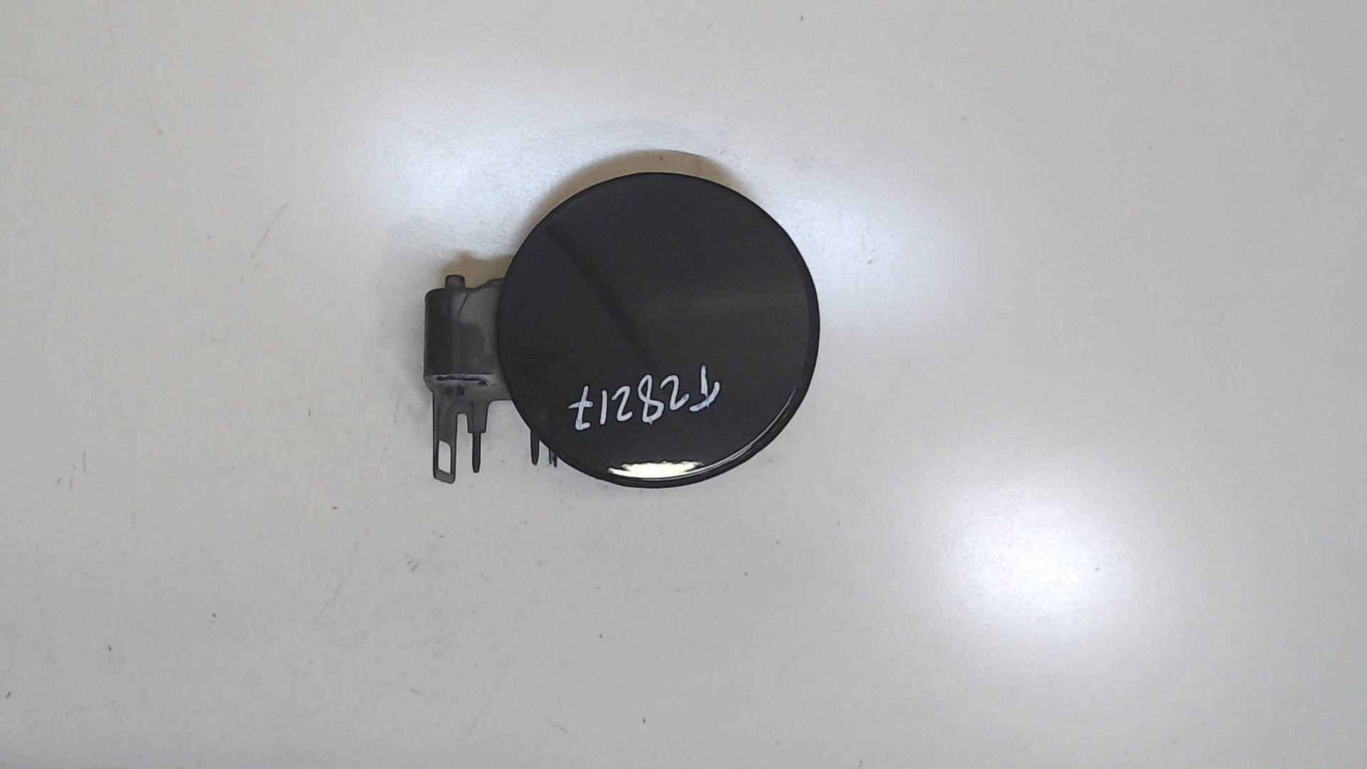 Лючок бензобака