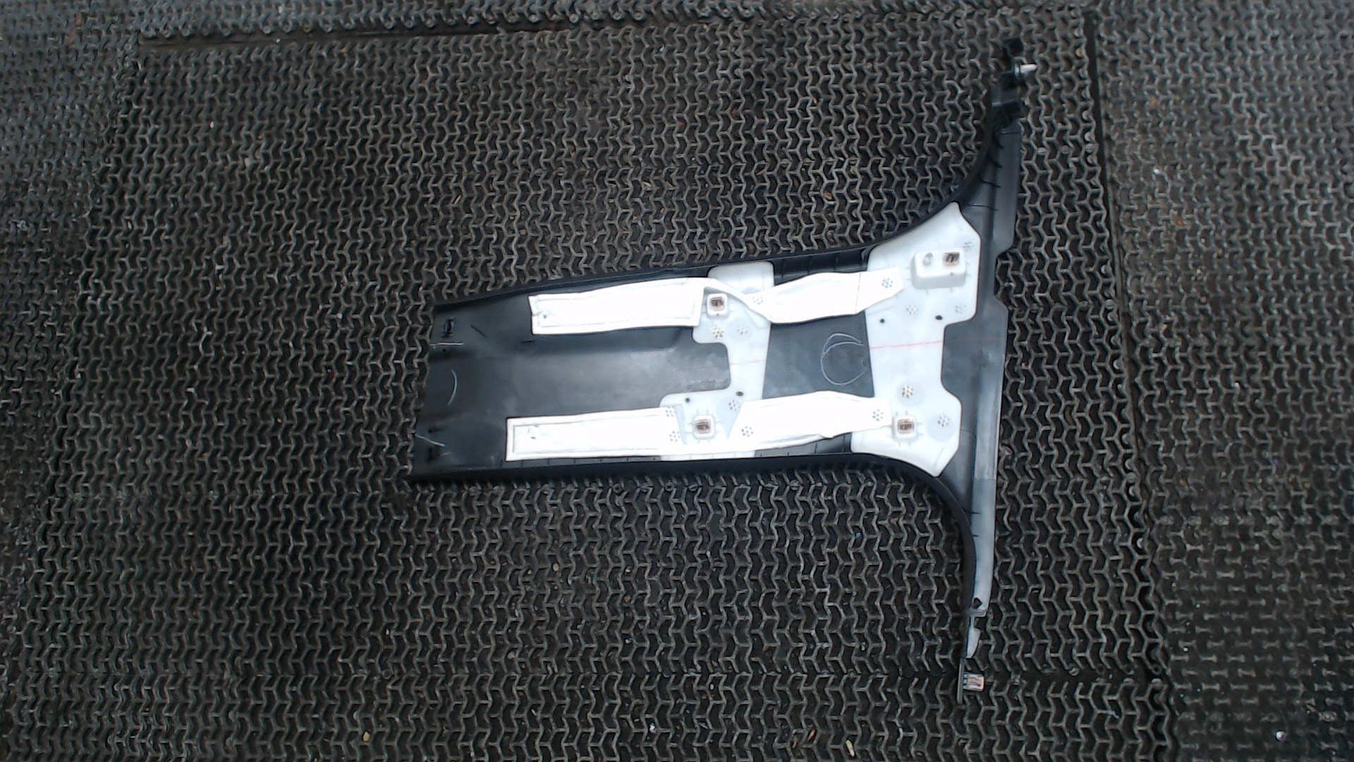 Обшивка стойки