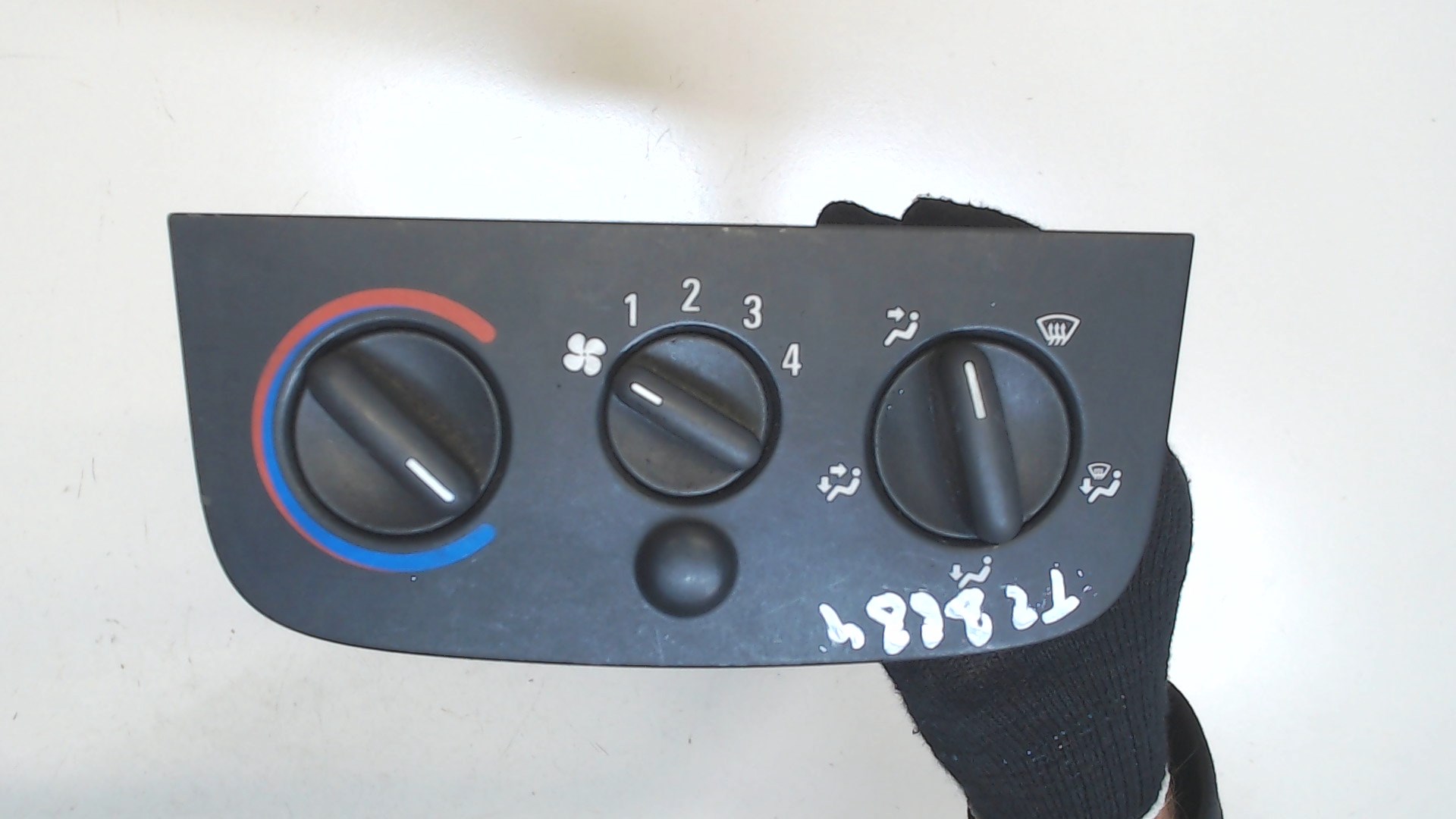 Переключатель отопителя