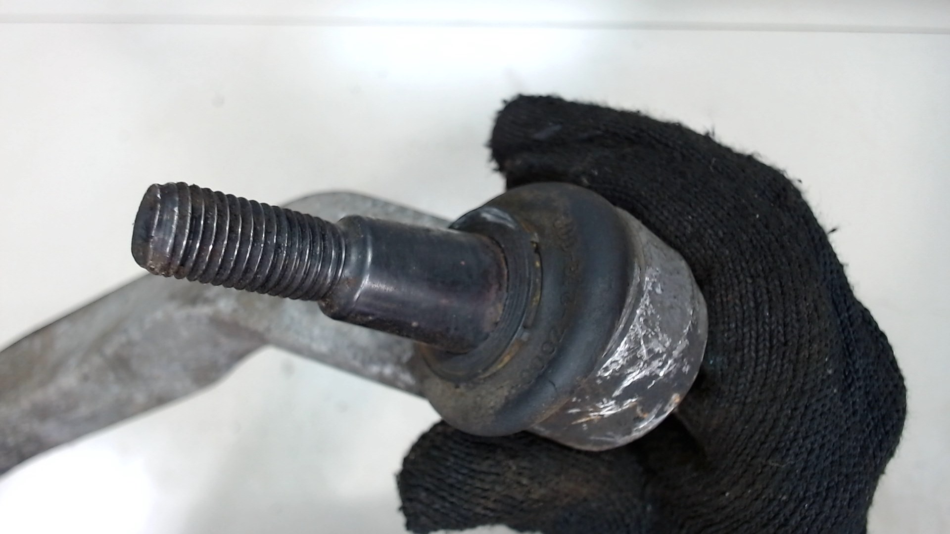 Рычаг передний правый