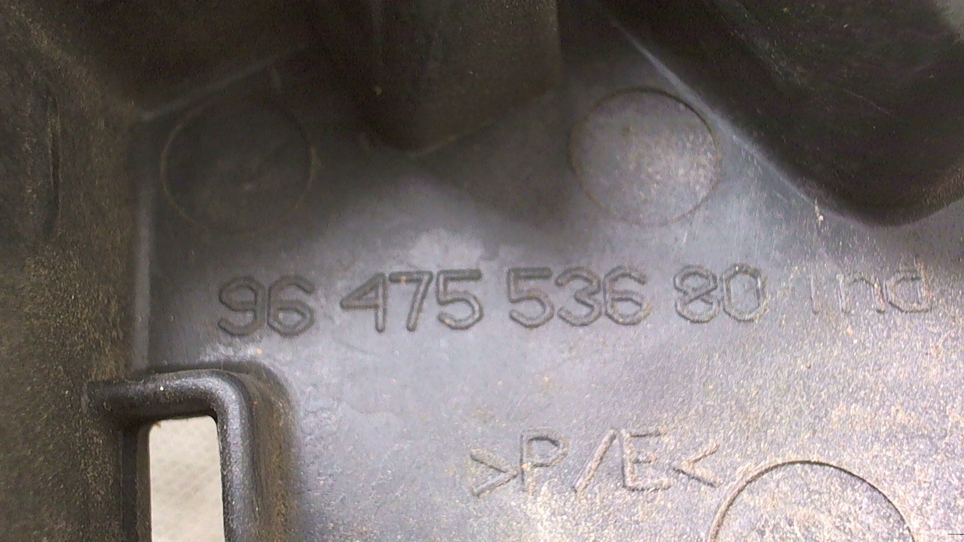 Кронштейн заднего бампера правый