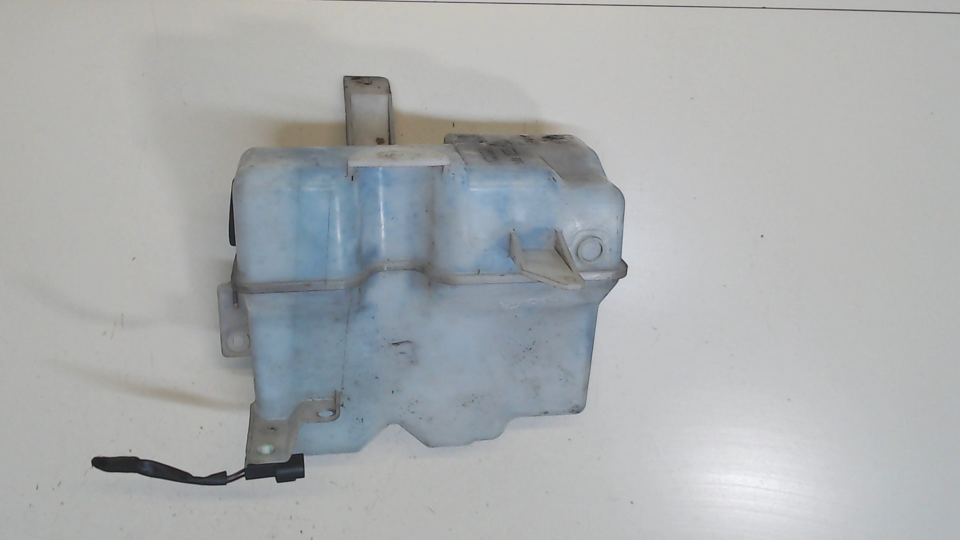 Бачок омывателя лобового стекла