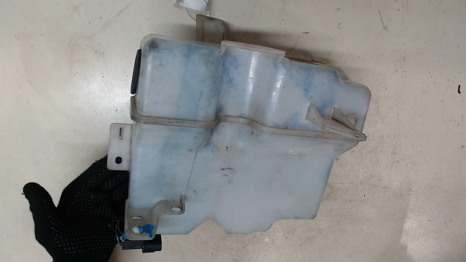 Бачок омывателя лобового стекла