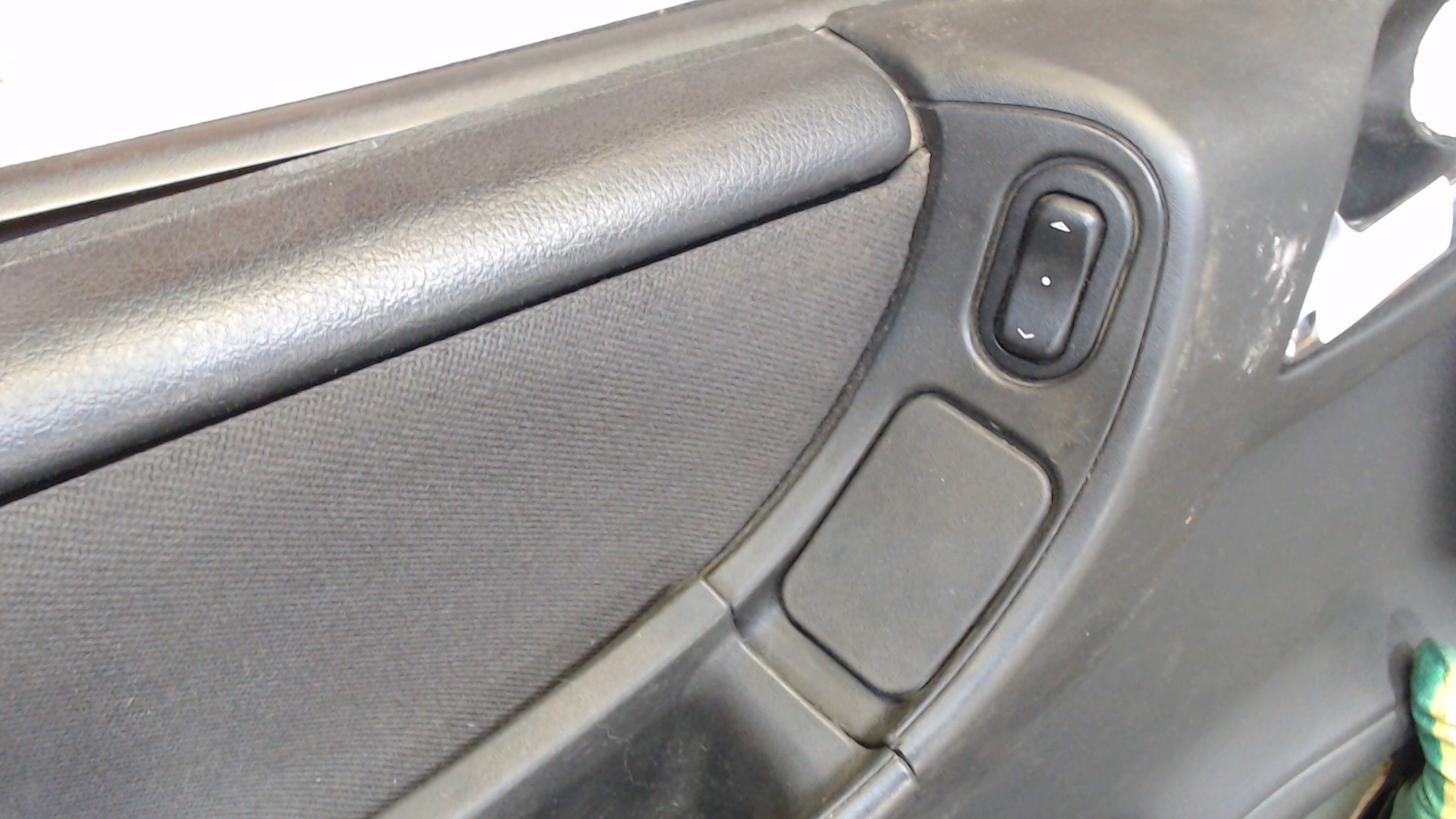 Ручка двери передней внутренняя левая