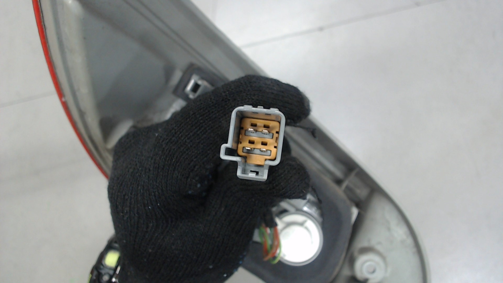 Фонарь задний правый