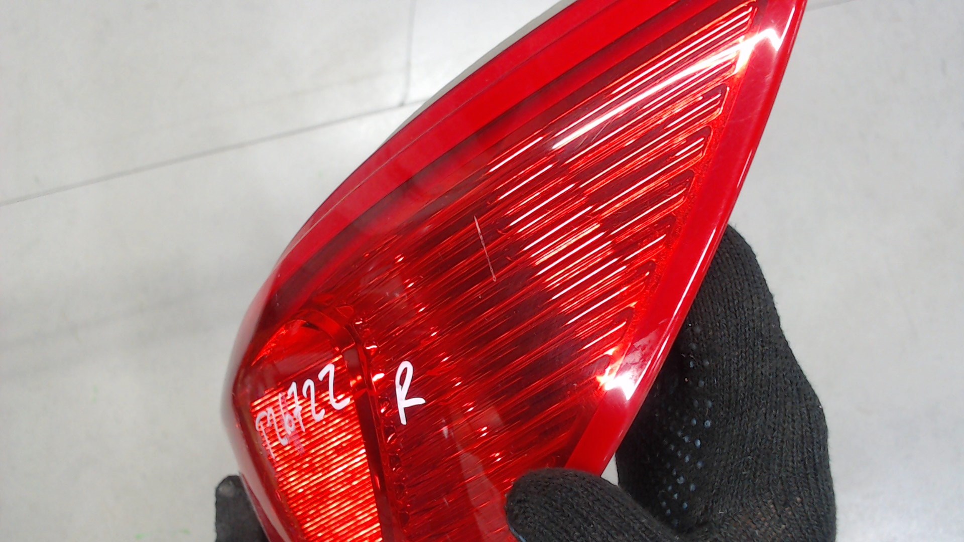 Фонарь задний правый