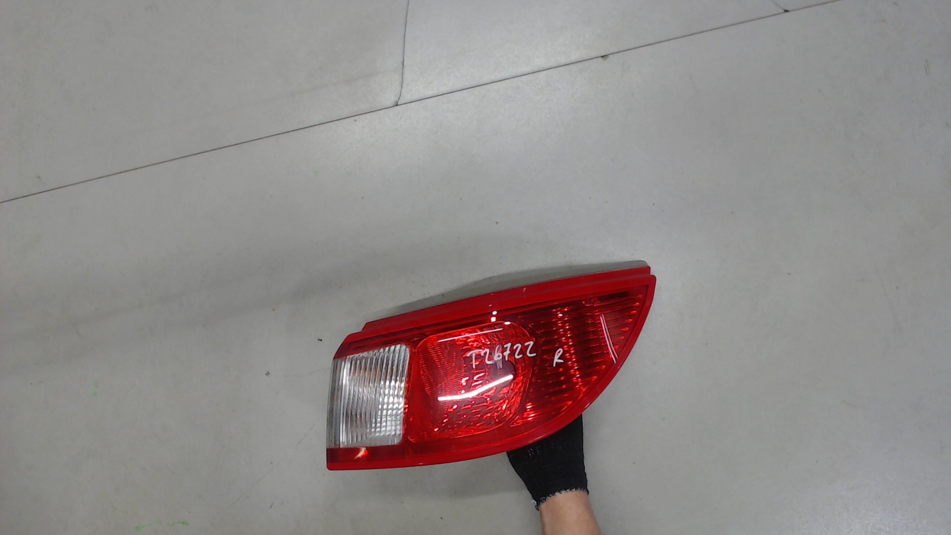 Фонарь задний правый