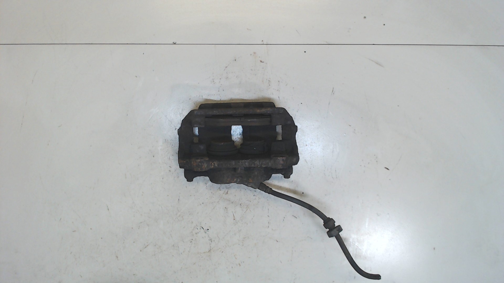 Суппорт передний левый