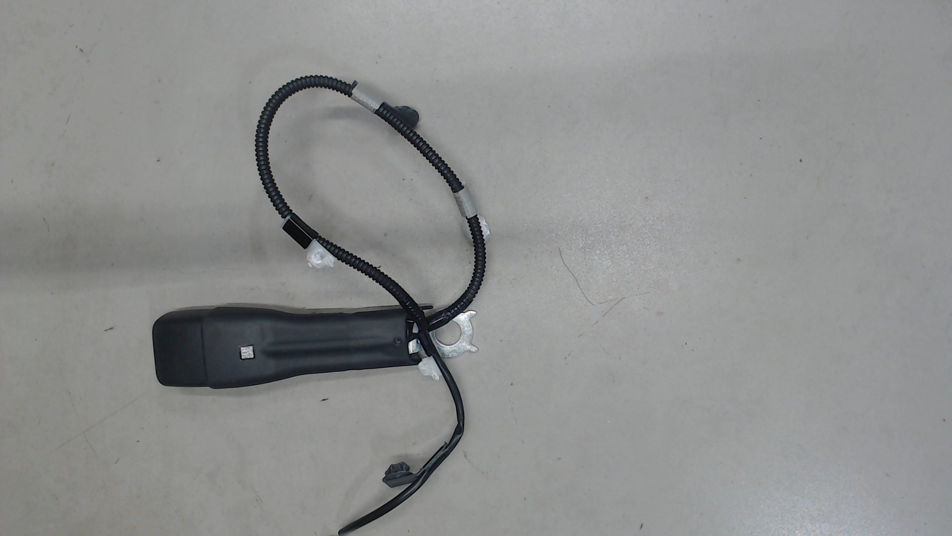 Ответная часть ремня безопасности