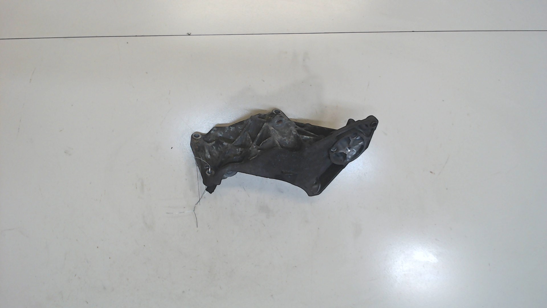 Кронштейн генератора