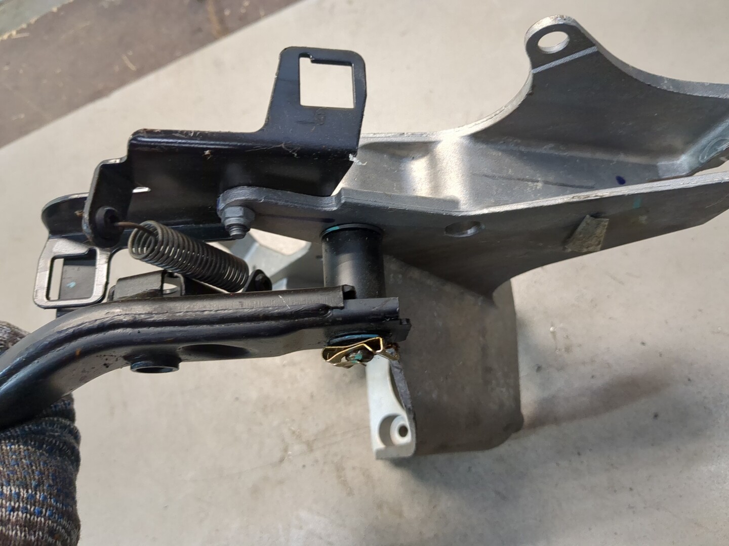 Педаль тормоза