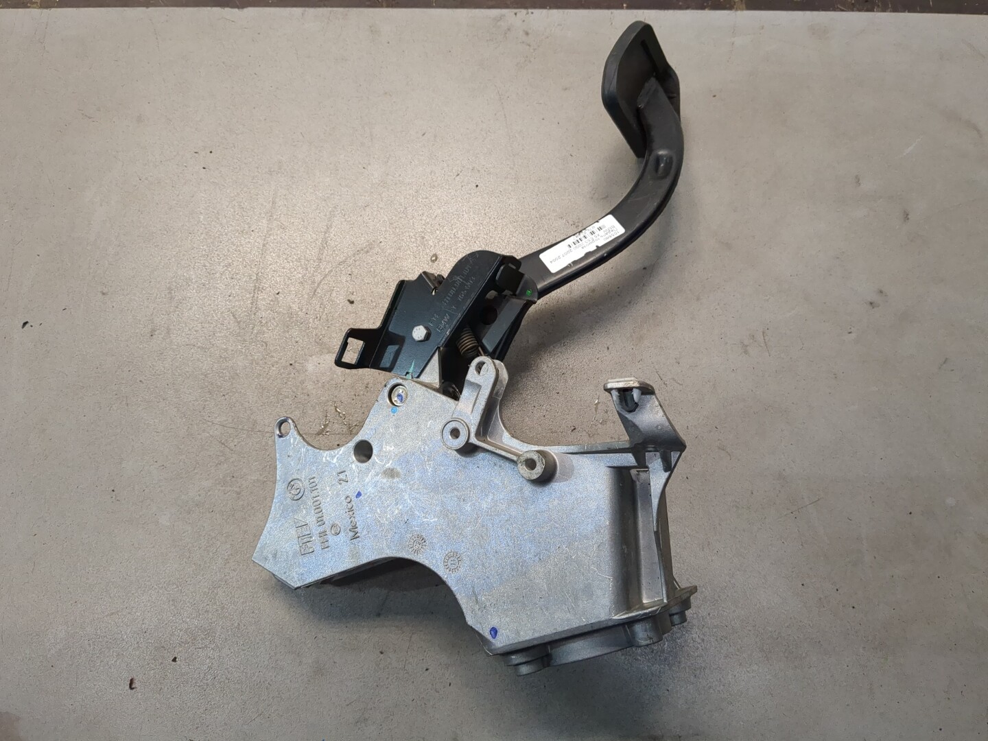 AP-0011741673 AP-0011741673