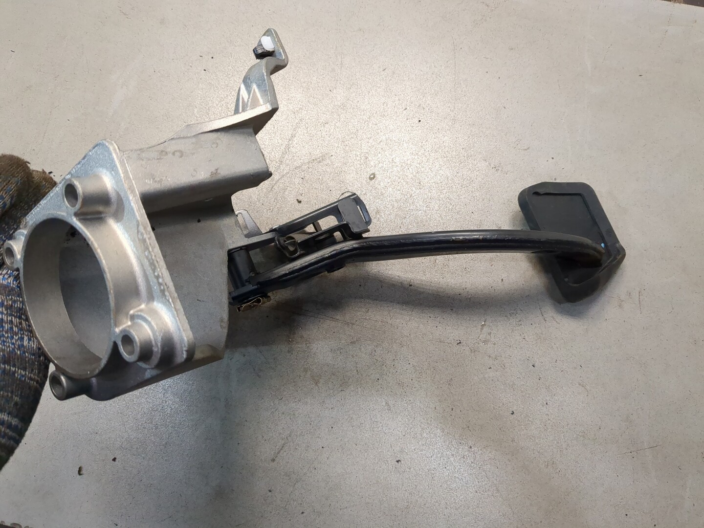 Педаль тормоза