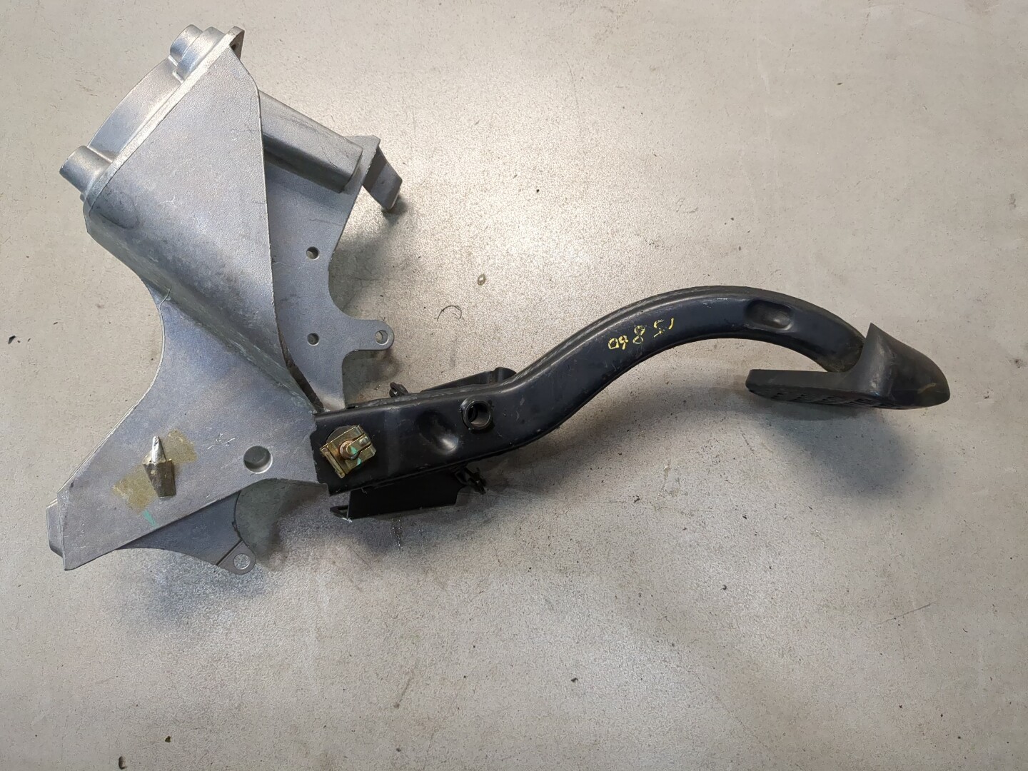 Педаль тормоза